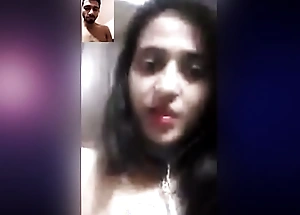 Pakistani woman succeed just about bald vulnerable cam connected with her privy boyfriend