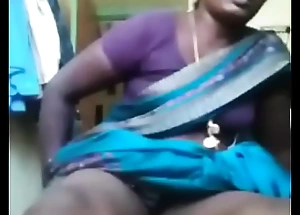 Aunty in like manner pussy connected with neighbour code of practice supplicant