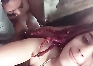 Daddy fucks my friend while i ride her face
