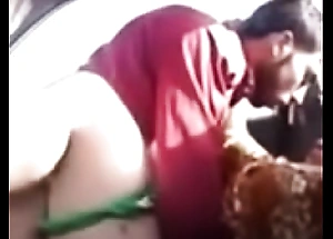 Desi bhabhi cheating in car with young caught pakistani aunt