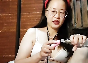 Sexy sex-mad Oriental doll show pest