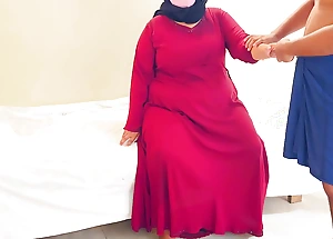 Bonking a Heavy Muslim mother-in-law wearing a red-hot burqa & Hijab (Part-2)