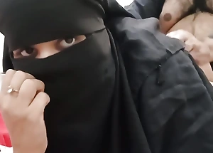 Pakistani Stepmom In Hijaab Screwed Away from Stepson