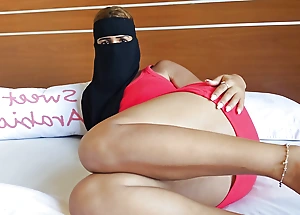 Real Arab Muslim StepMom in Niqab Hijab Masturbates - Jasmine SweetArabic Arabic Camgirl