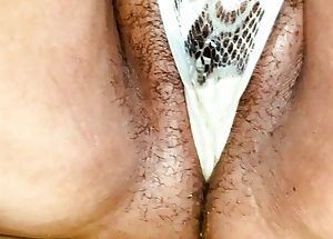 watch my hairy pussy pissing