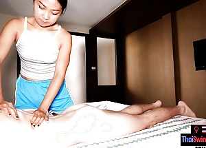 Thai massage dame cutie takes a sting validation jerking and sucking him